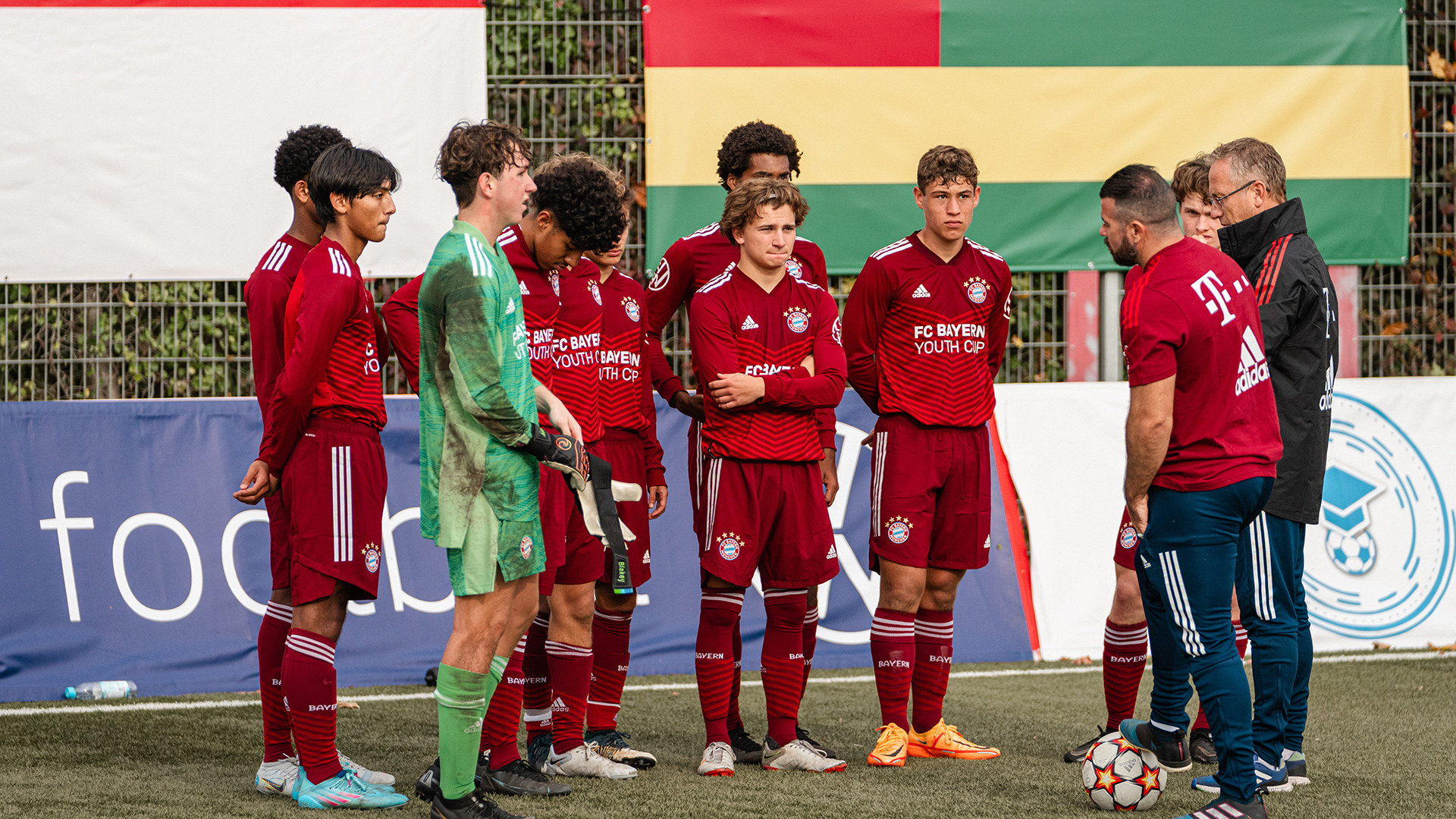 03-fcbayern-youth-cup-221013-fcb