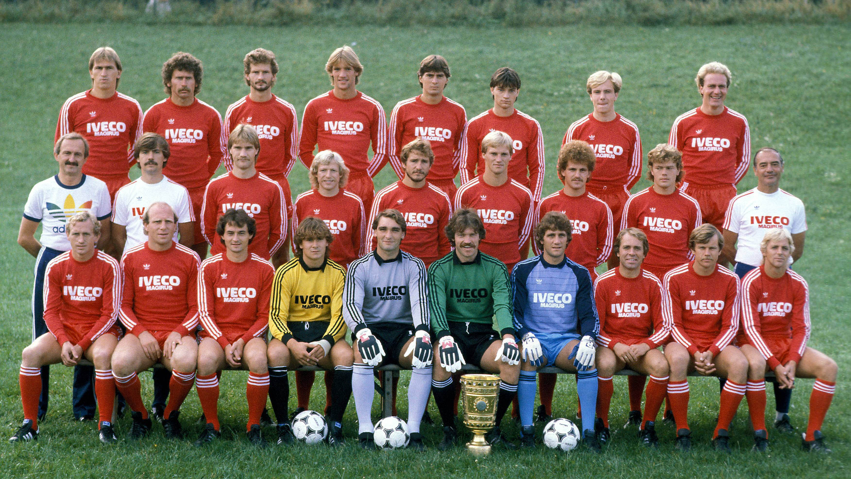 Das Mannschaftsfoto des FC Bayern vor der Saison 1982/83