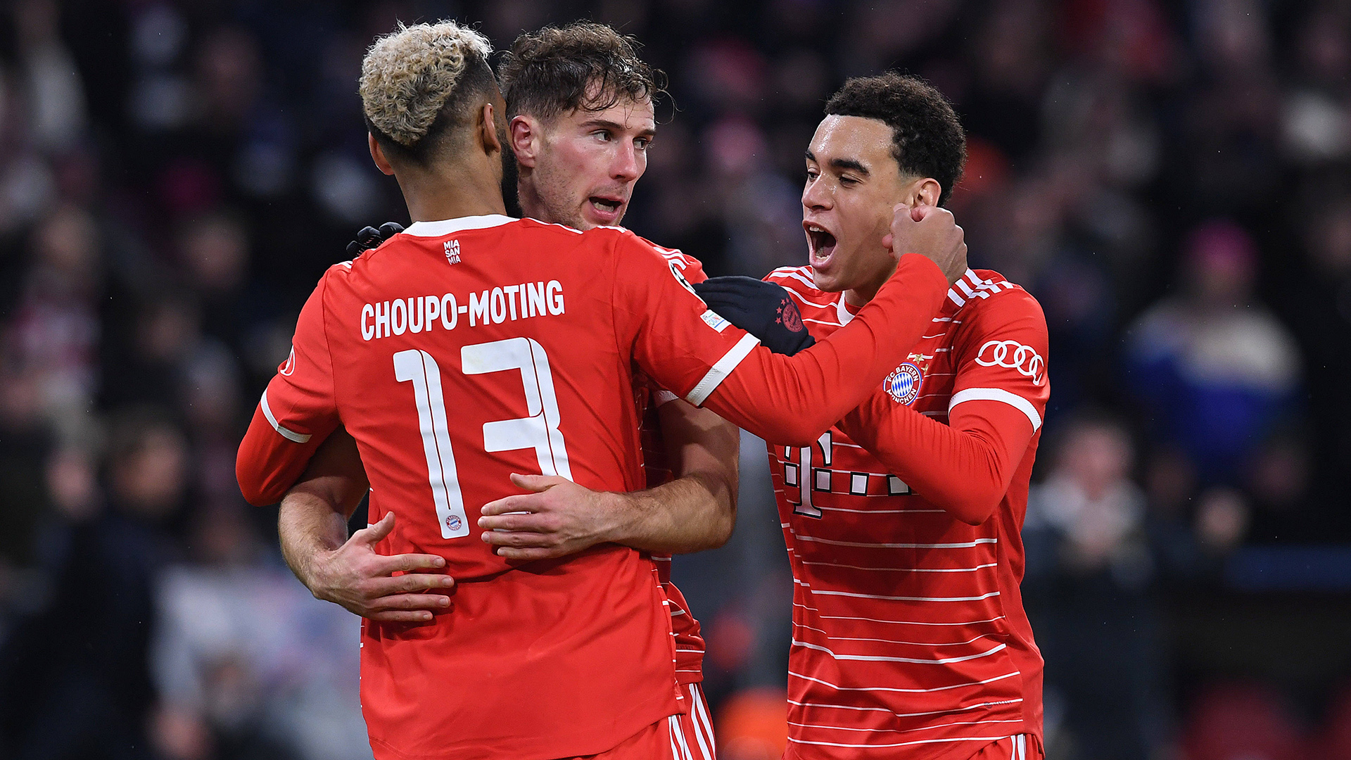 Eric Maxim Choupo-Moting, Leon Goretzka und Jamal Musiala jubeln im März 2023 gegen PSG.