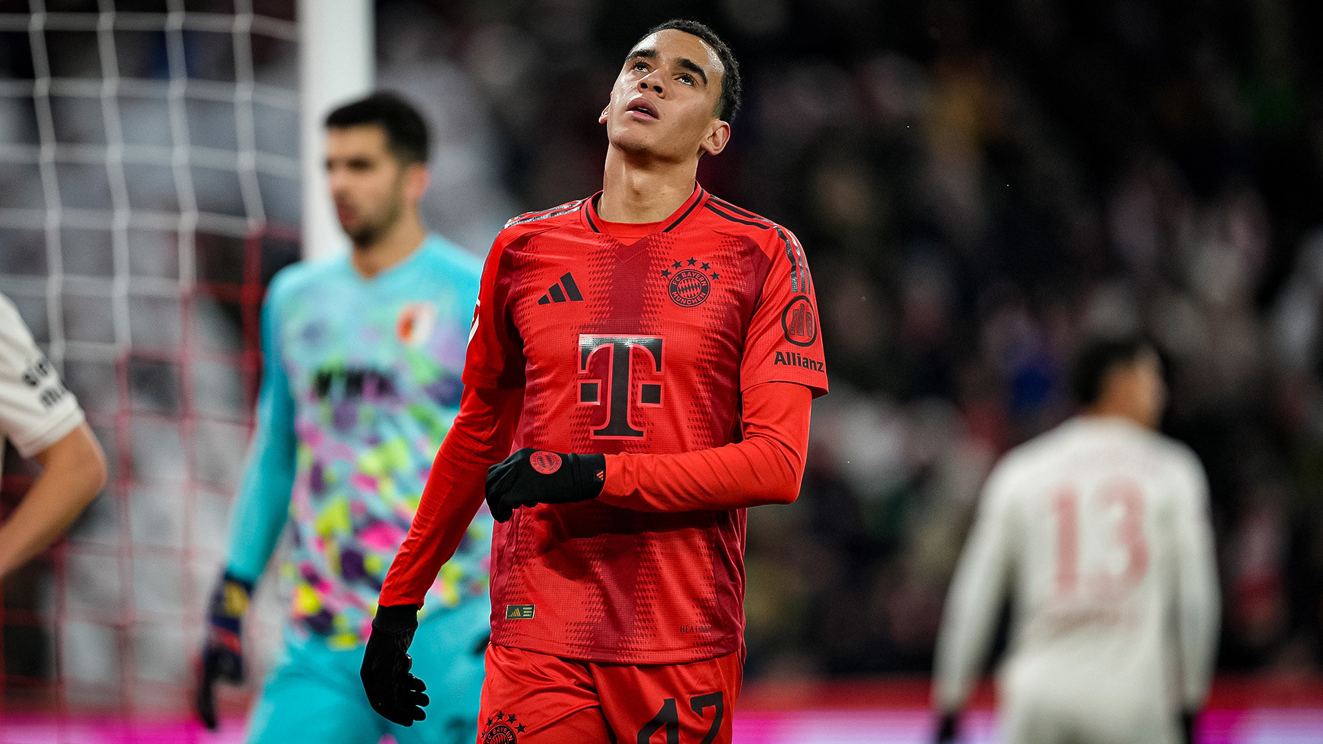 06-fcbayern-augsburg-241122-mel