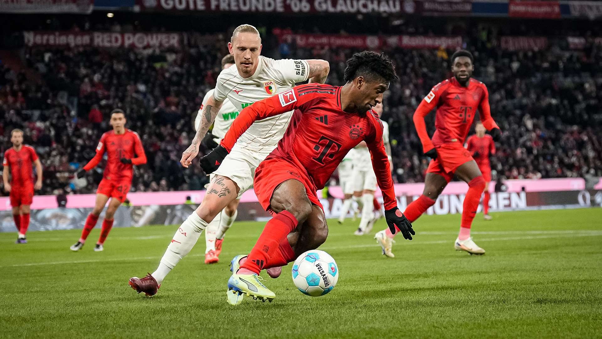 10-fcbayern-augsburg-241122-mel