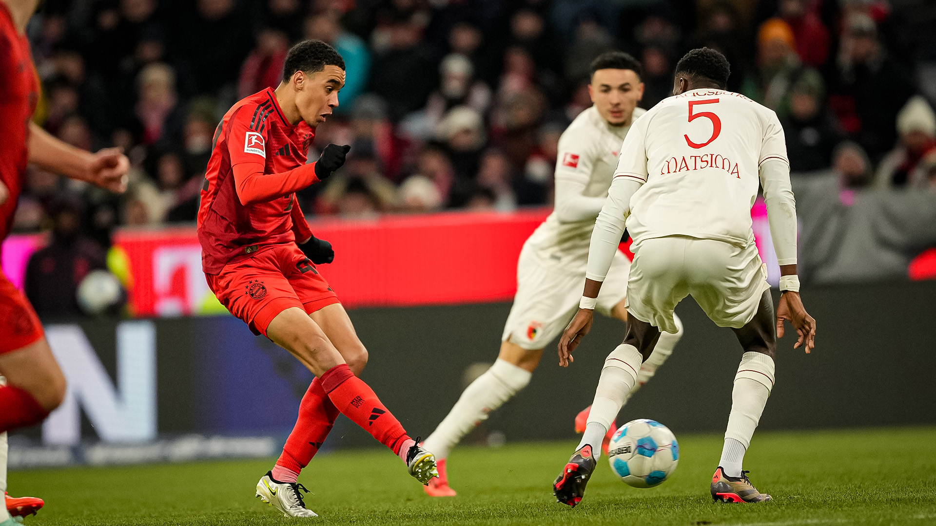 20-fcbayern-augsburg-241122-mel