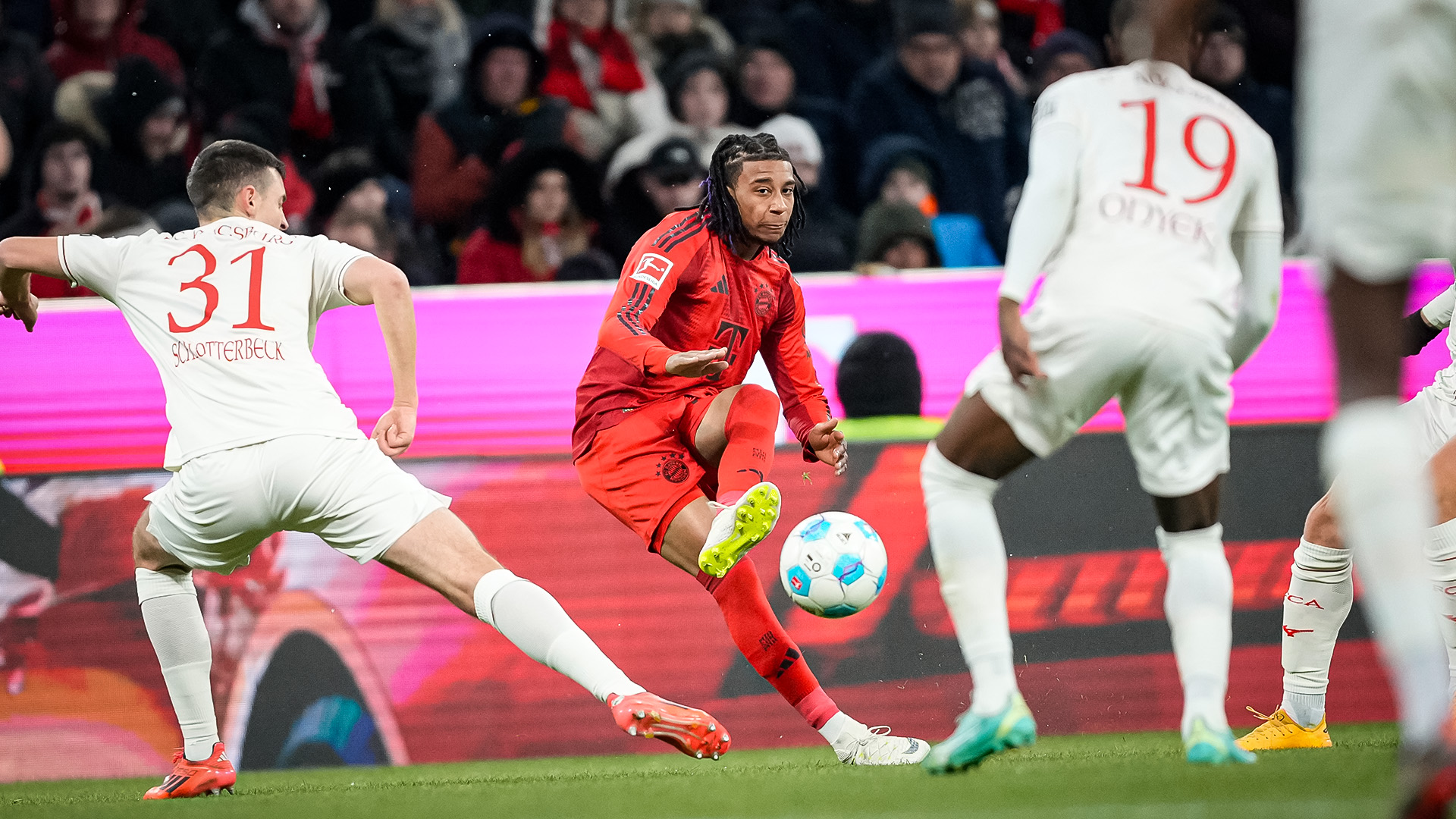 07-fcbayern-augsburg-241122-mel