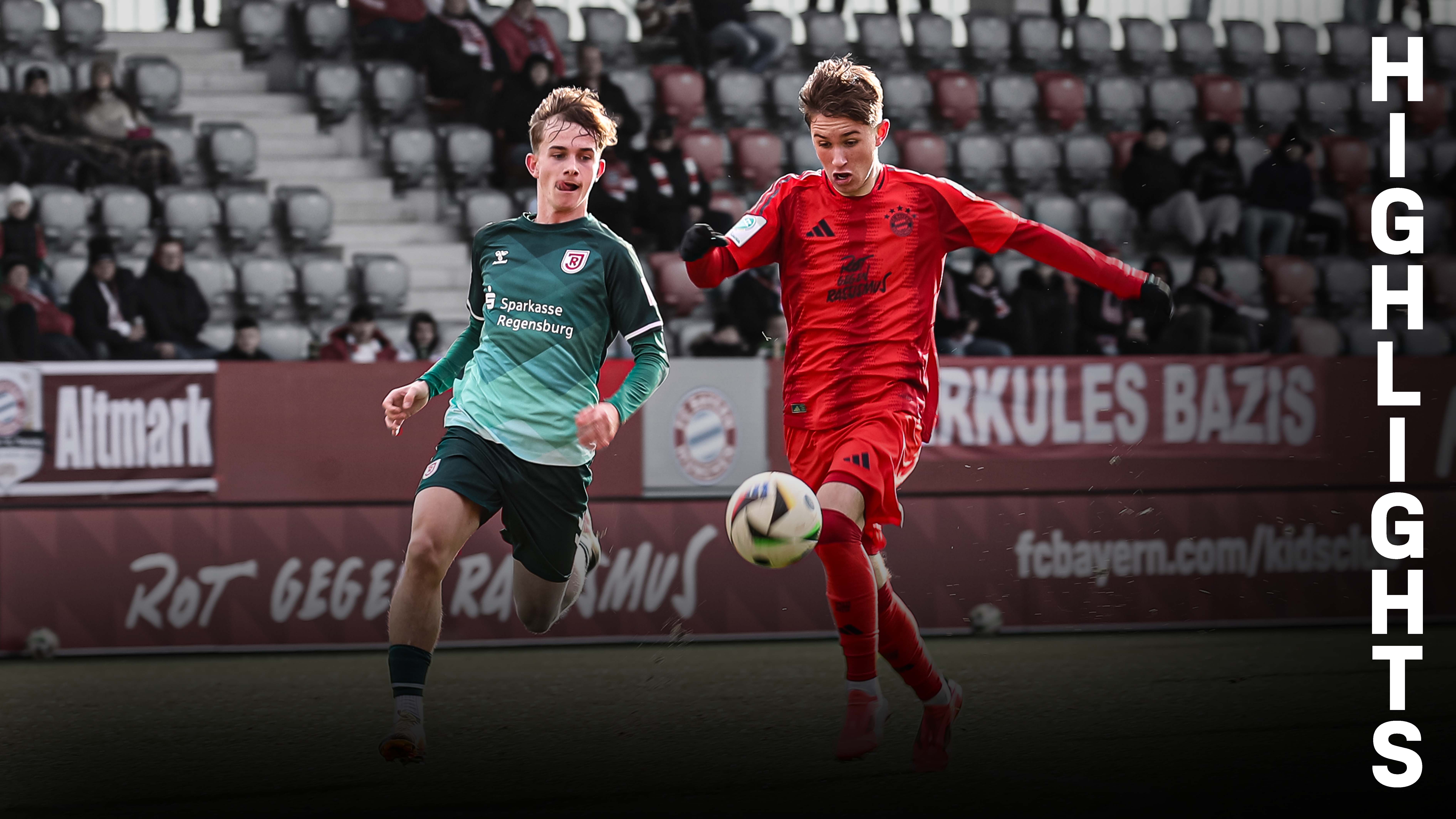 Spielszene aus dem Duell der FC Bayern U19 gegen den SSV Jahn Regensburg