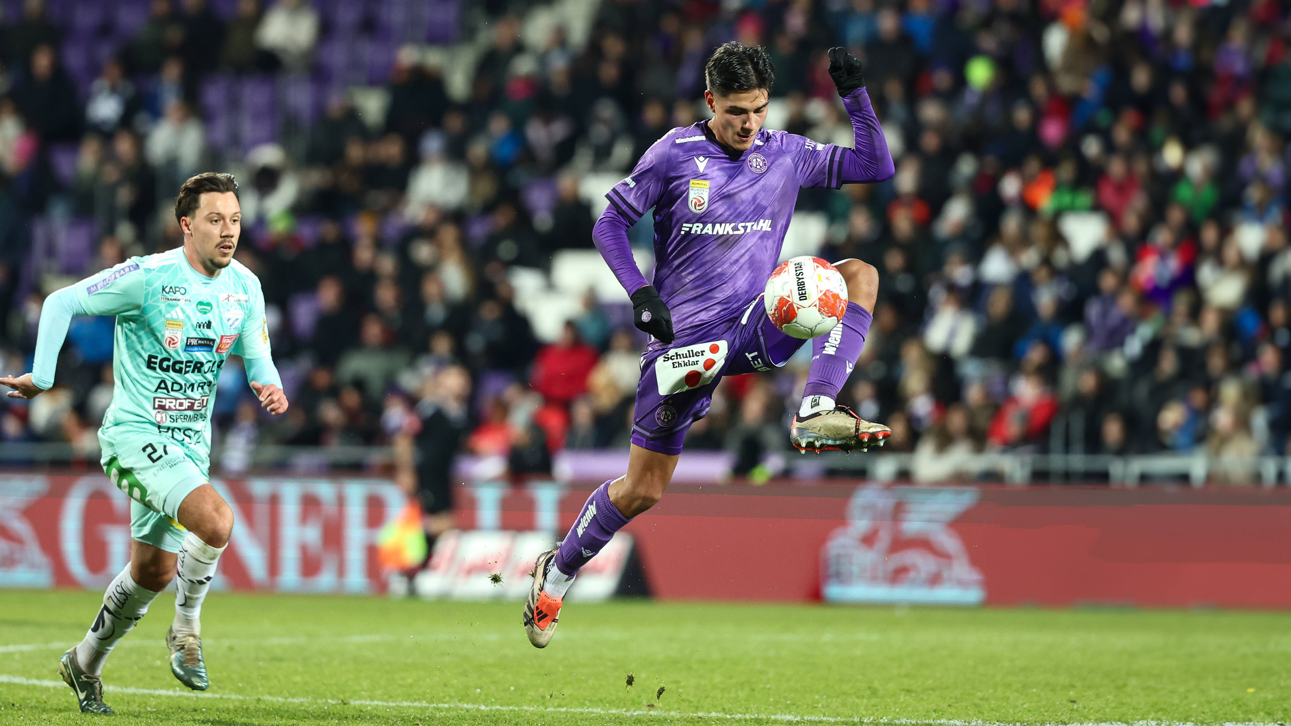 Matteo Pérez Vinlöf, Leihspieler des FC Bayern, im Einsatz für Austria Wien gegen den TSV Hartberg.