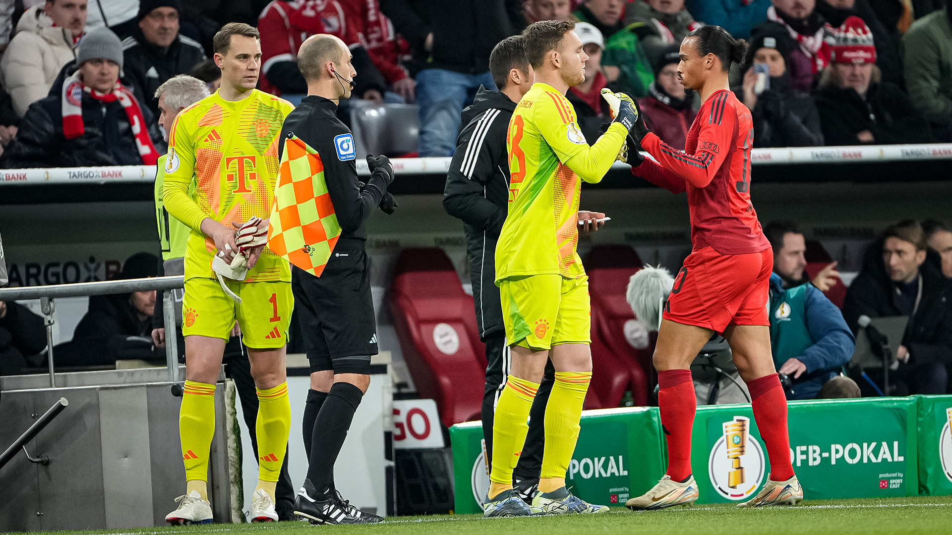 Manuel Neuer im Pokalspiel des FC Bayern gegen Bayer 04 Leverkusen