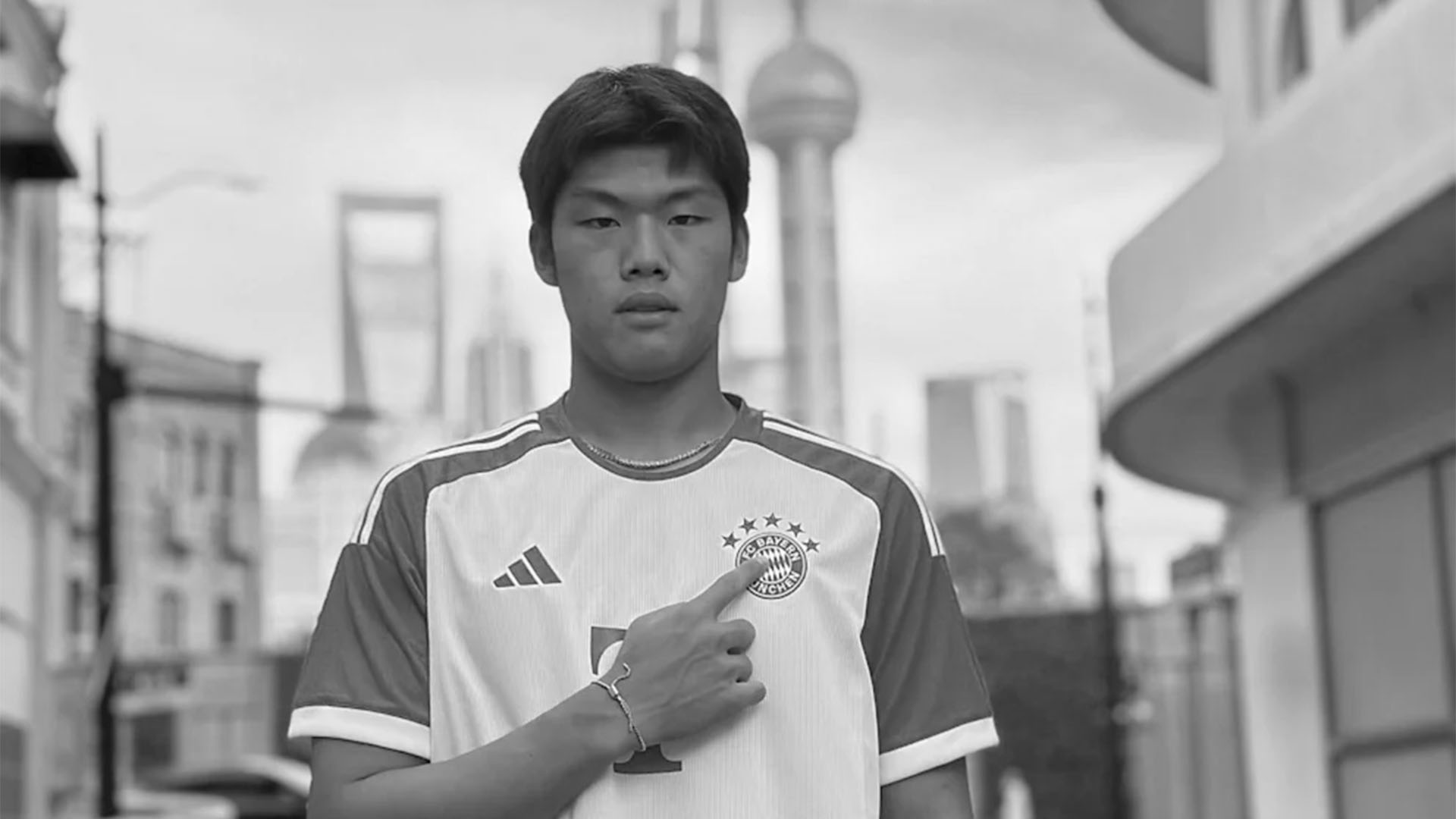 FC Bayern mourns the passing of Guo Jiaxuan