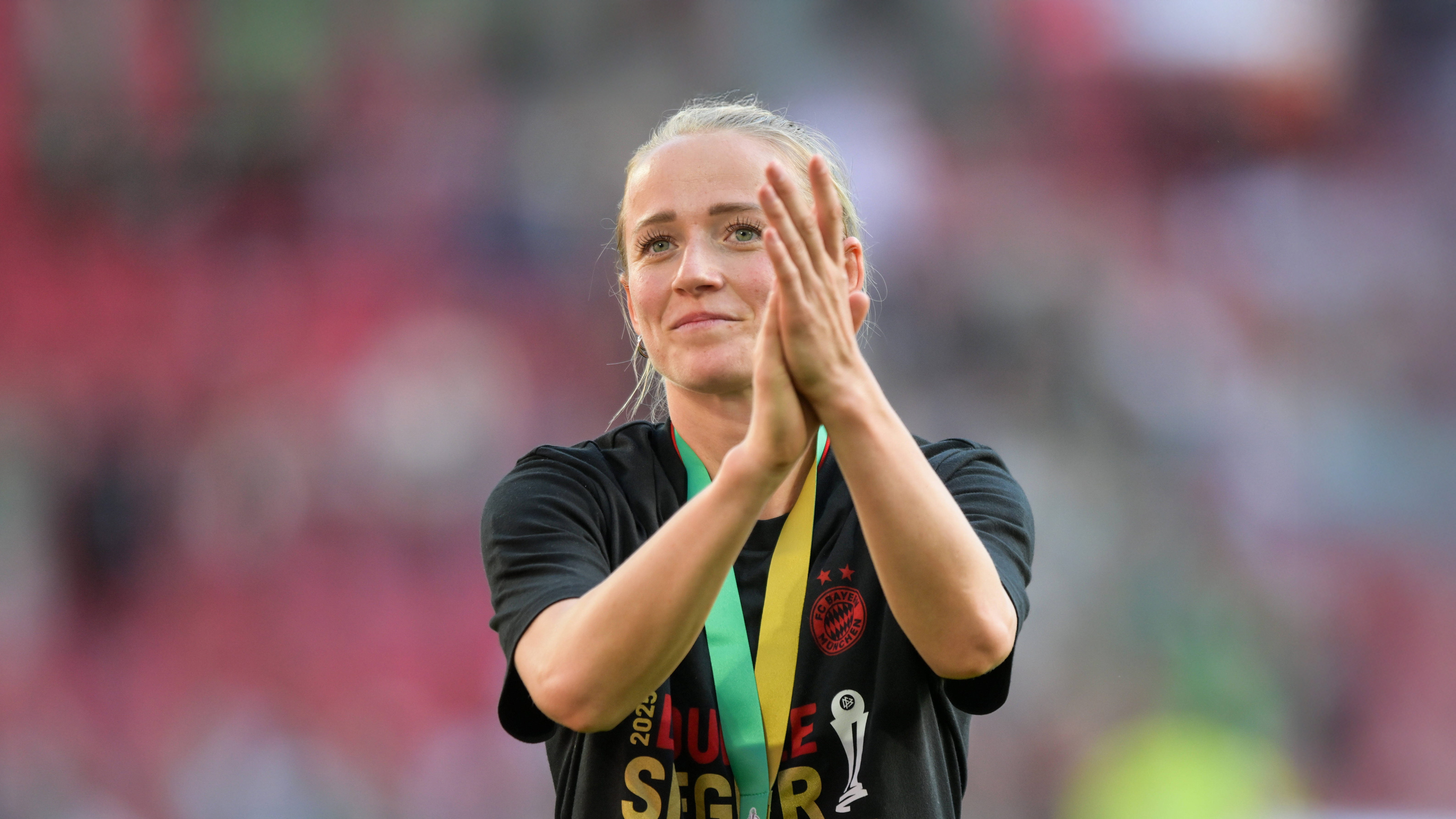 Lea Schüller moving to Manchester United
