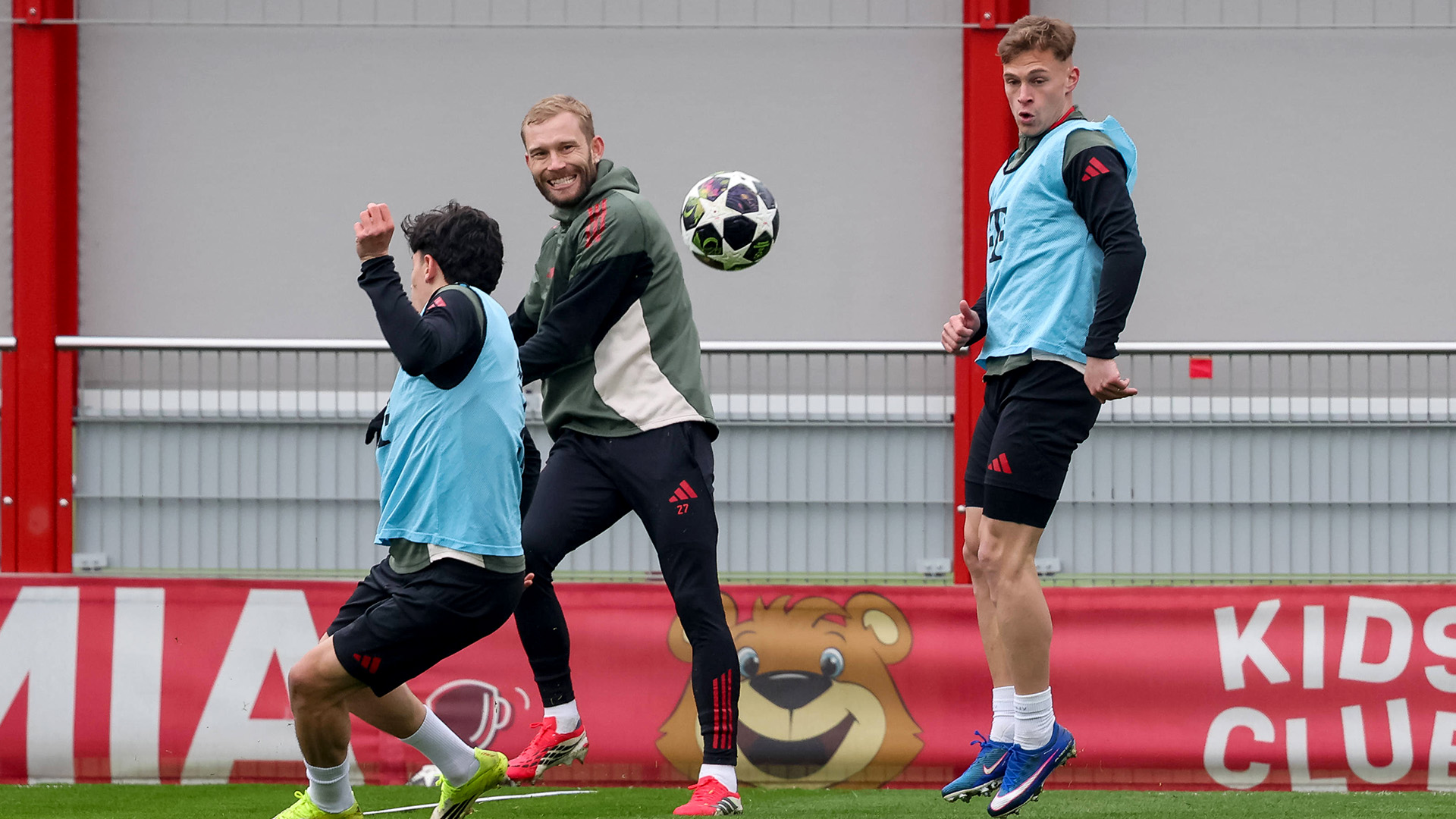 Powering into the quarter-finals: Bayern host Atalanta