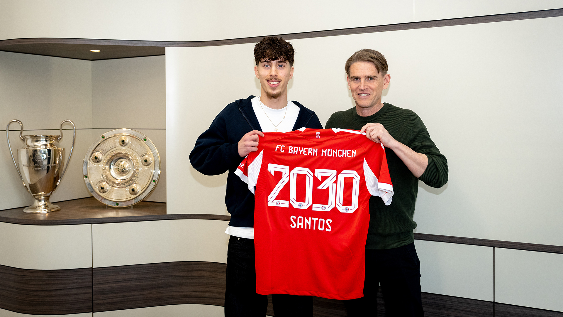 David Santos Daiber signs professional terms with Bayern