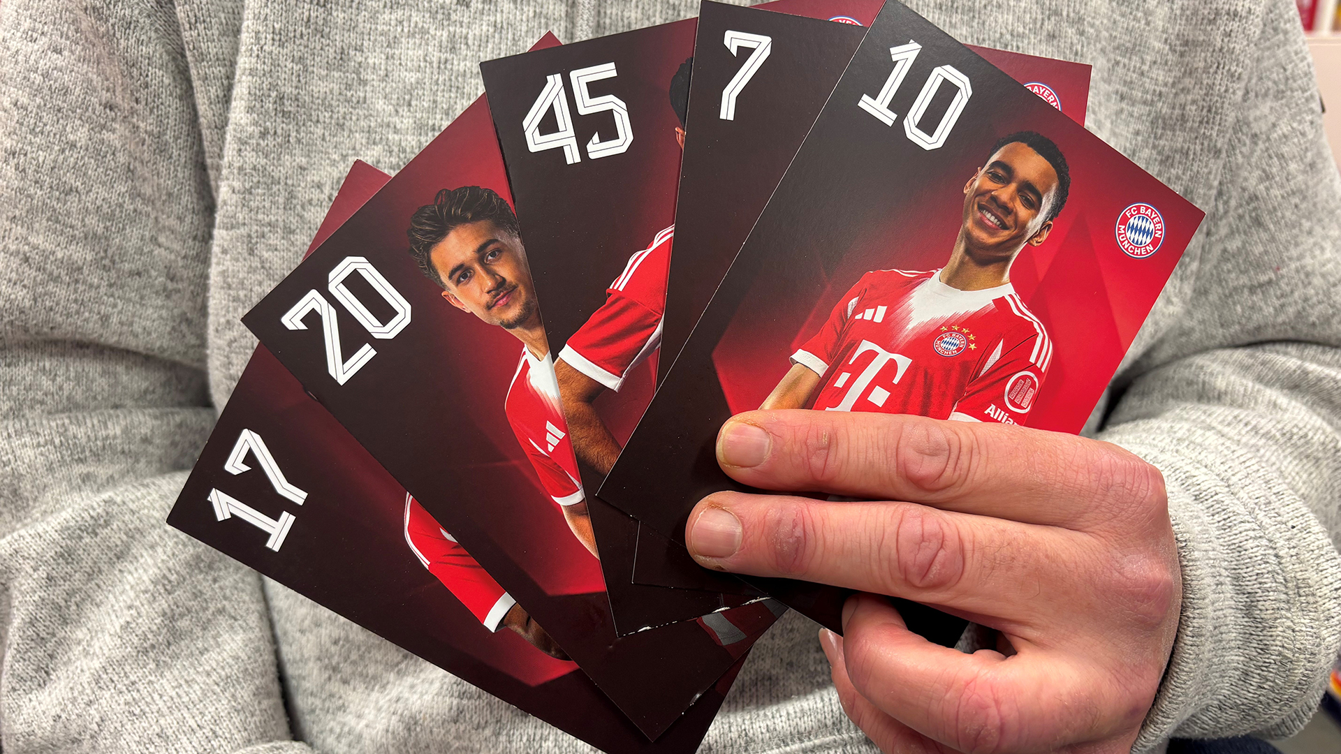 FC Bayern offers inclusive autograph cards for visually impaired fans