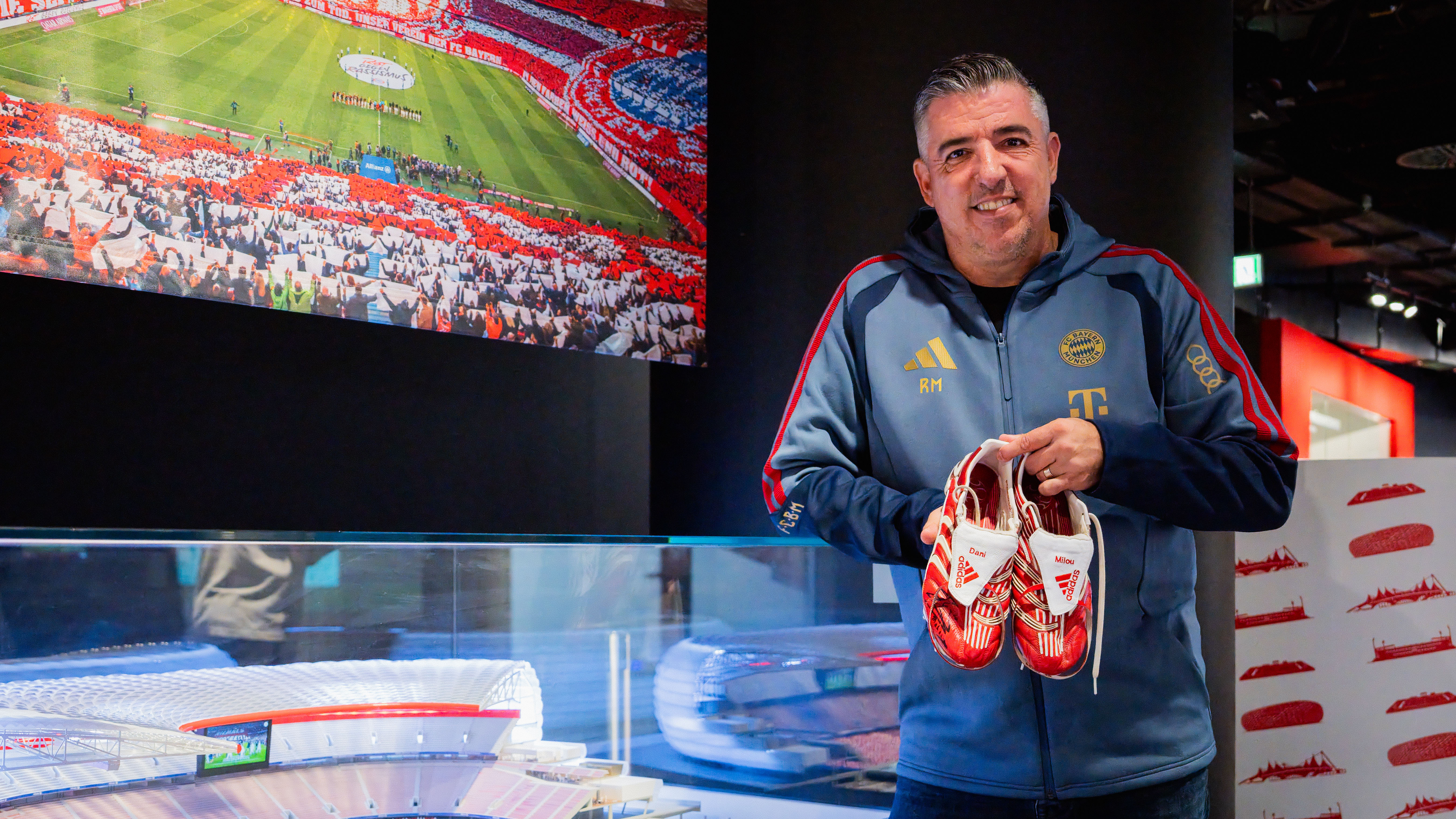 Makaay’s record-setting boots now on display