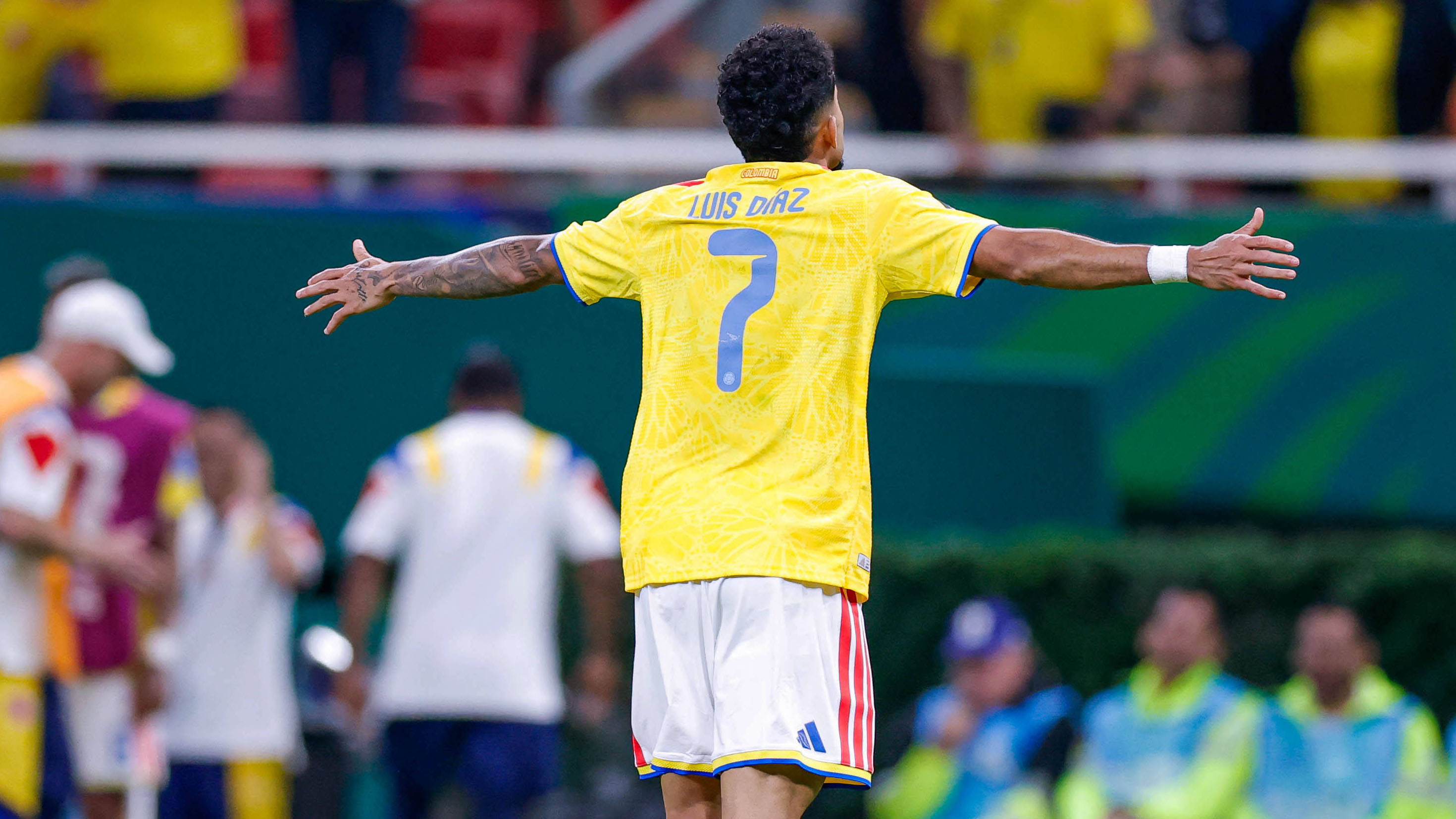 Díaz progresses with Colombia, England and Croatia hoping to top the group