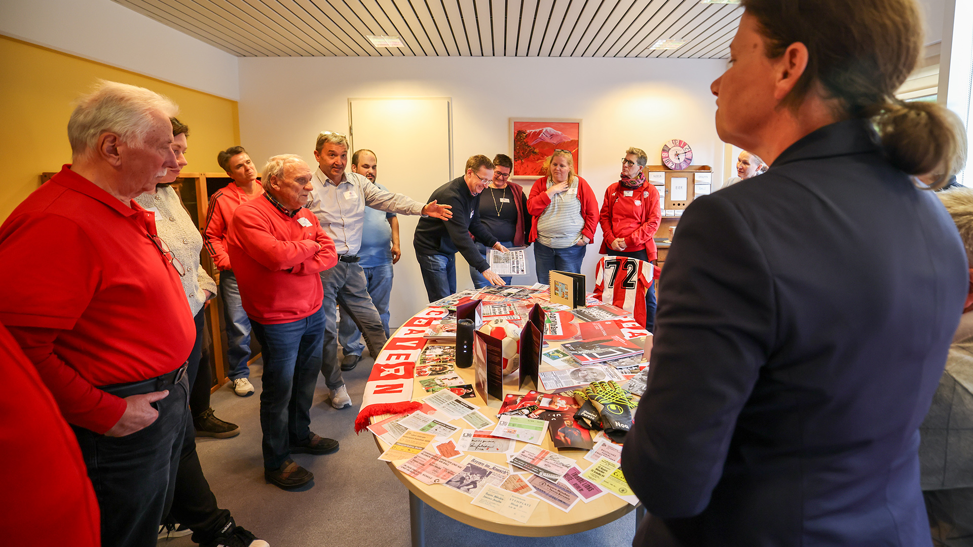 FC Bayern and Alzheimer's Association provide dementia care training