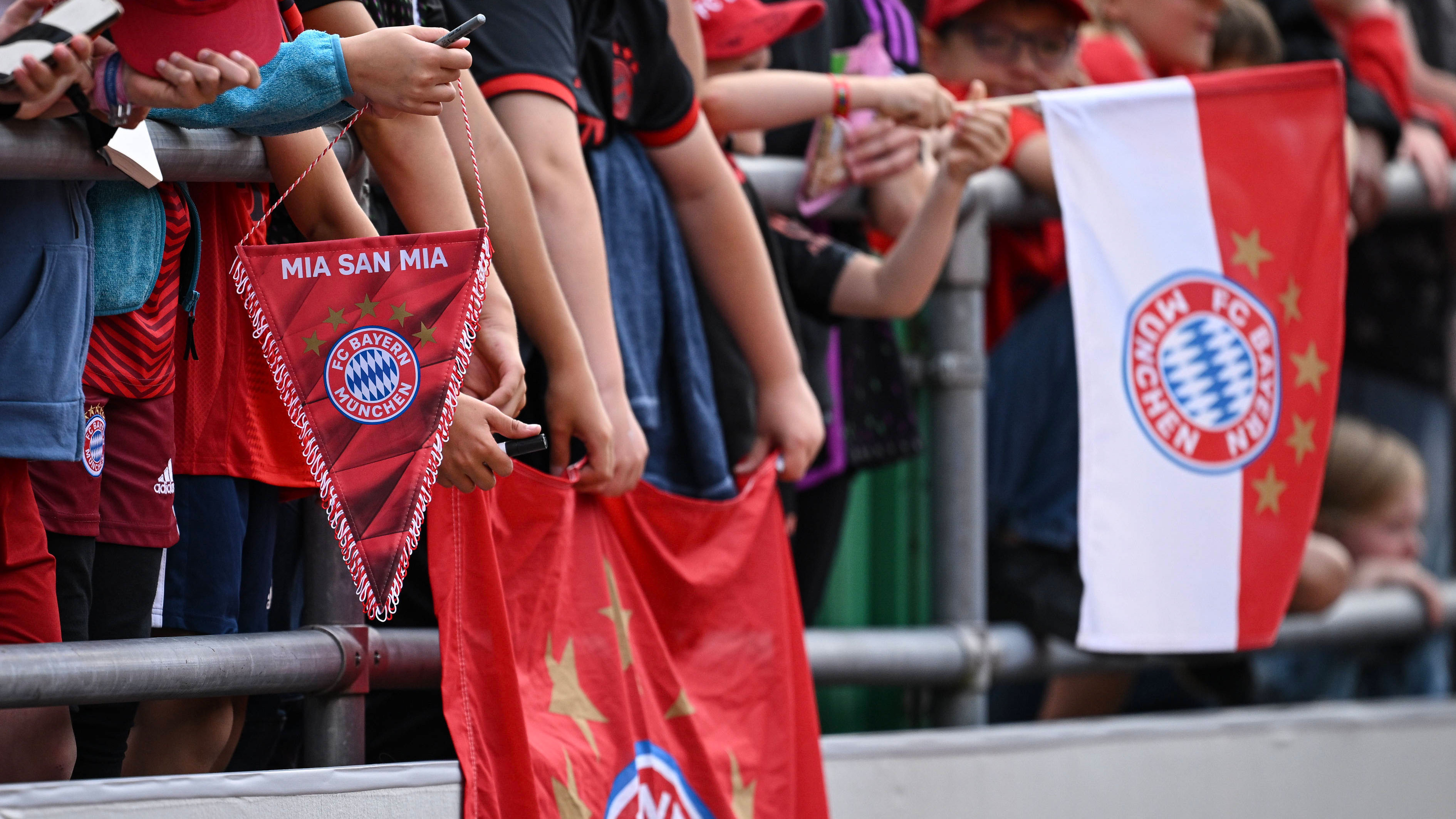 Open training session on Wednesday now starting at 10:00 CEST