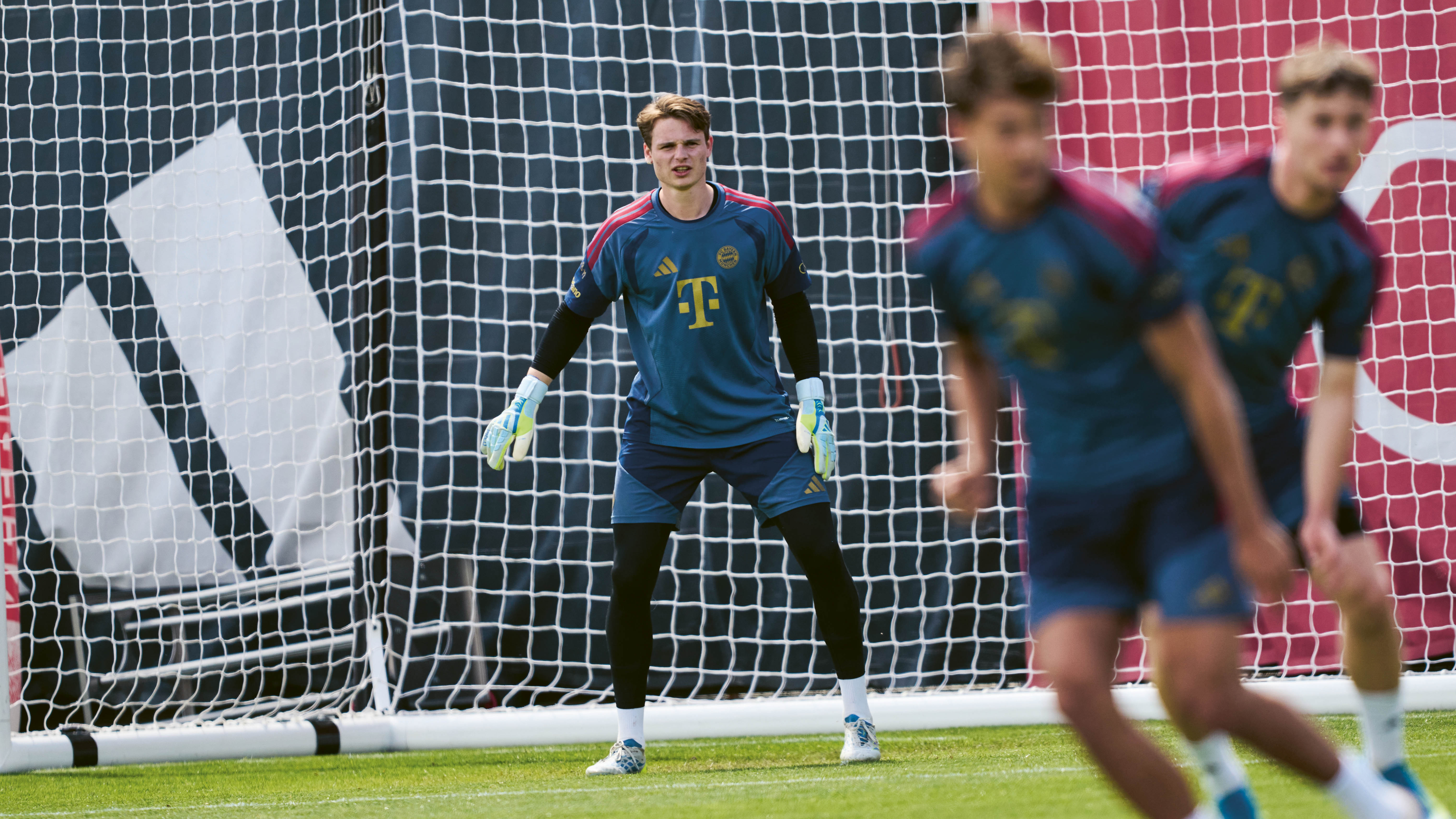 Jonas Urbig discusses career rise and aspirations at Bayern Munich