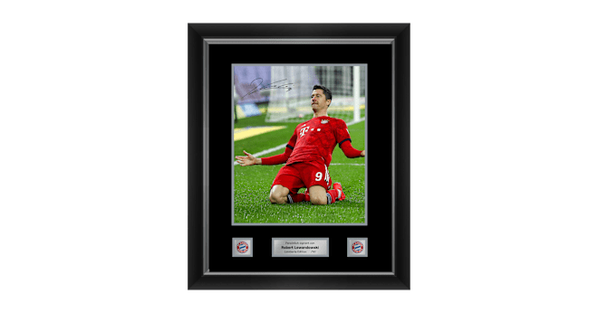 Gerahmtes Bild R Lewangoalski Original Signiert Offizieller Fc Bayern Store All information about bayern munich (bundesliga) current squad with market values transfers rumours player stats fixtures news. offizieller fc bayern store